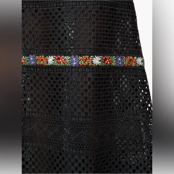 NEW Carolina Herrera Off-the-shoulder Lace Gown Black Carolina Herrera Gown - Picture 6 of 9